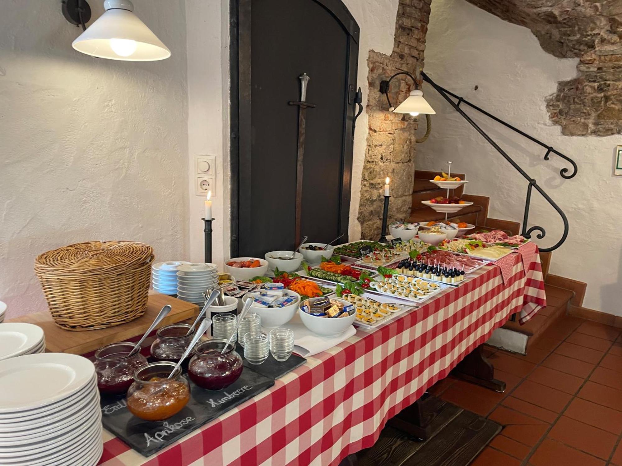 Hotel Gruener Baum 3*
